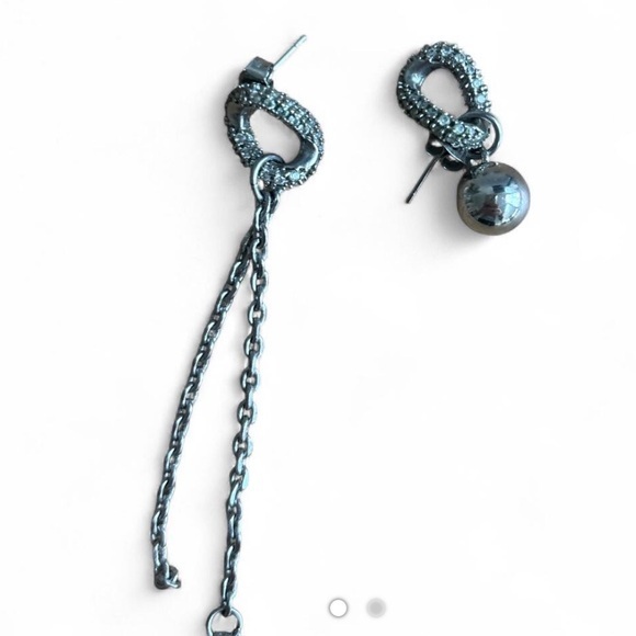 Jewelry - Asymmetric silver earrings